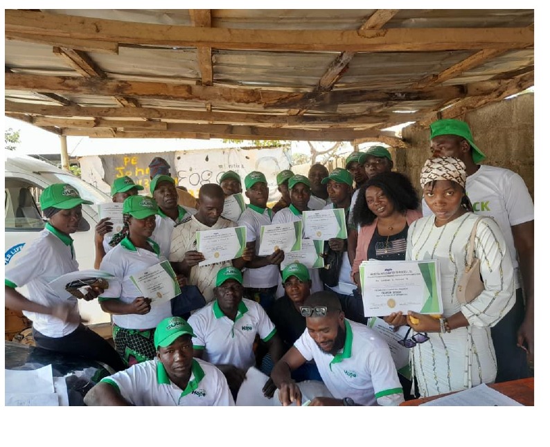 Mabota training participants celebrating completion